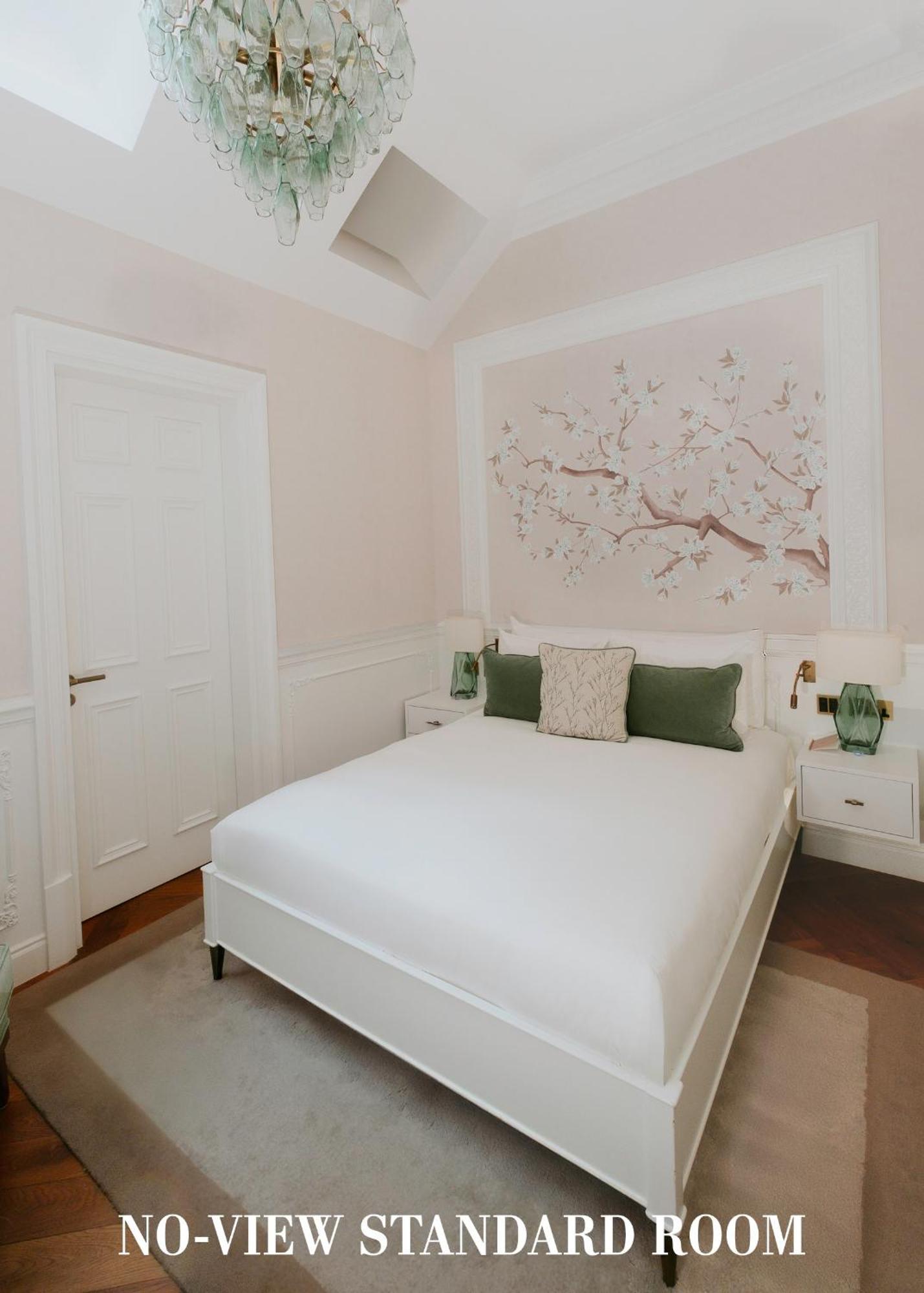 2 Chesham Hotel
